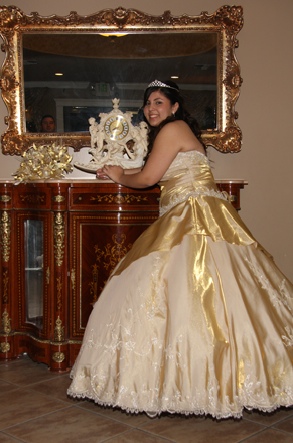 Vestido de 15 años Champagne y Dorado