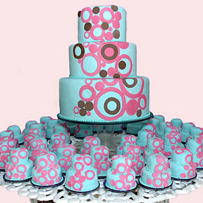 pastel de 15 años con cupcakes