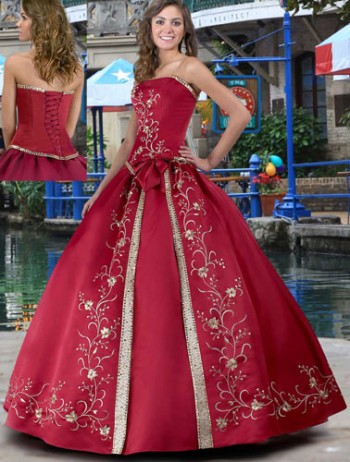 Vestido de 15 años Rojo Vino con bordados florales