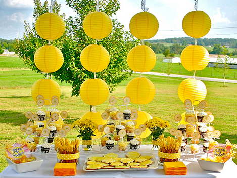 decoracion en amarillo para xv anos